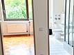 Blick vom Flur zum Schlafzimmer und Badezimmer vor der Vermietung