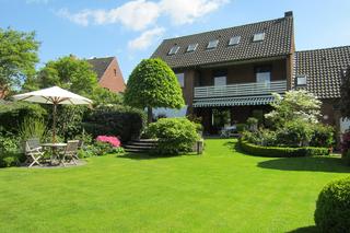 Einfamilienhaus mit gepflegter Grünanlage!