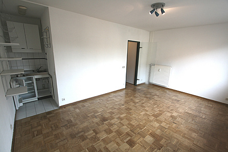 Wohnzimmer mit Küchenniesche