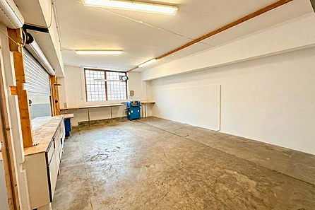 Halle rechts hinterer Raum