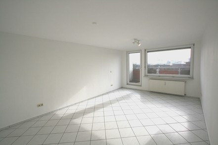 Großzügige Dachgeschosswhg mit Südbalkon