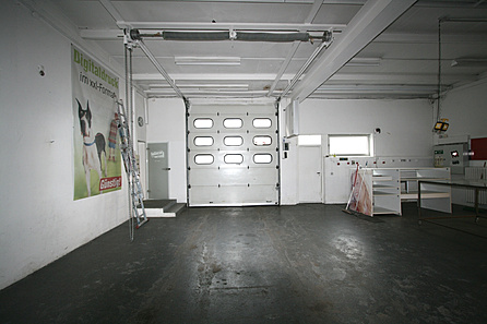 Halle mit Rolltor