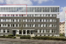 Modernes 323 m² Office mit Panoramablick