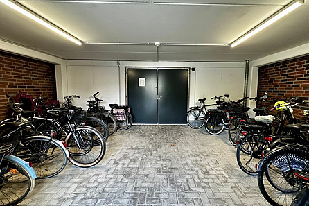 Ebenerdige Fahrradgarage