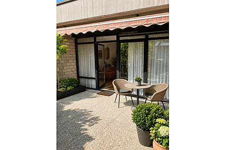 Terrasse zur Wohnung