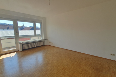 Zimmer mit Balkon