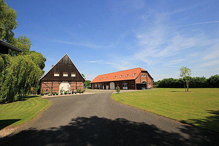 Blick zum Objekt - links