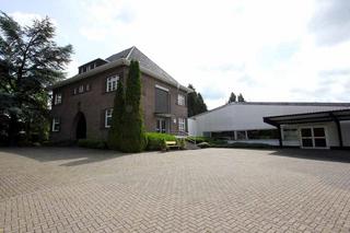 Unternehmervilla mit Gewerbehalle