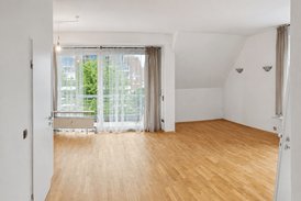 Helle Dachgeschosswohnung mit Loggia, Spitzboden und Tiefgaragenstellplatz in Münster-Süd