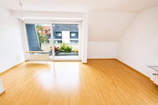 Helle Dachgeschosswohnung mit Loggia, Spitzboden und Tiefgaragenstellplatz in Münster-Süd