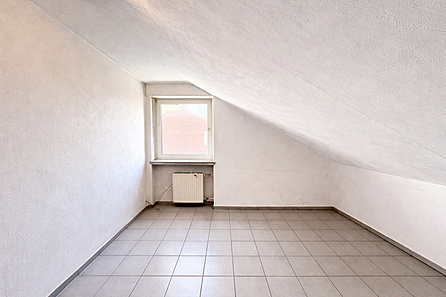 Arbeitszimmer aktuell KI-optimiert